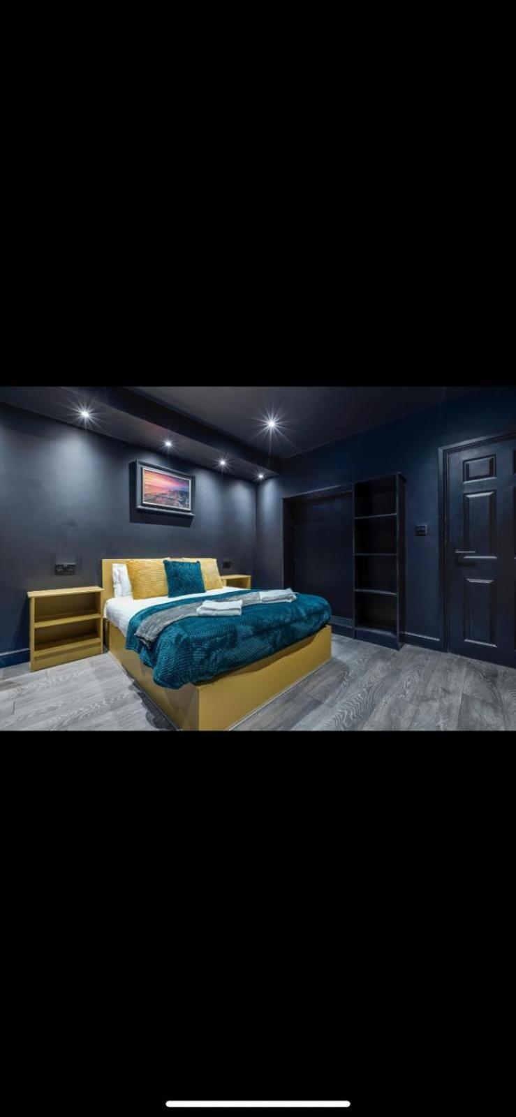 Two Bed Modern Apartment 5Min Walk To Town Centre With Free Parking ! Under New Management Blackpool Exterior photo