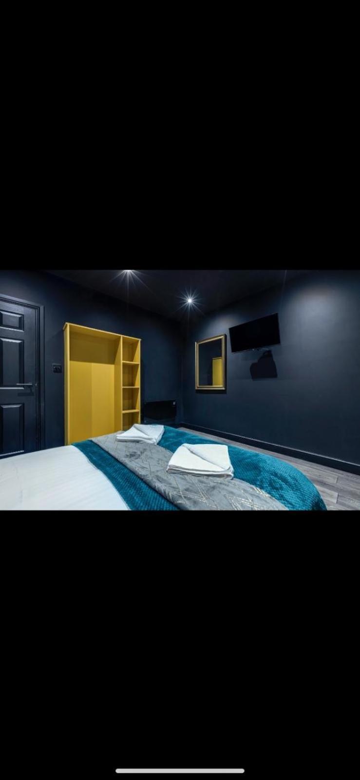 Two Bed Modern Apartment 5Min Walk To Town Centre With Free Parking ! Under New Management Blackpool Exterior photo